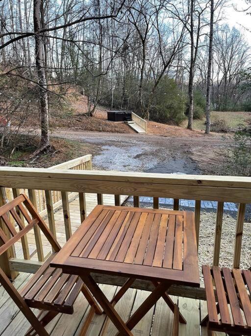 Daffodil Dream Camper With Hot Tub - Movie Screen - Fire Pit - Bbq Appartamento