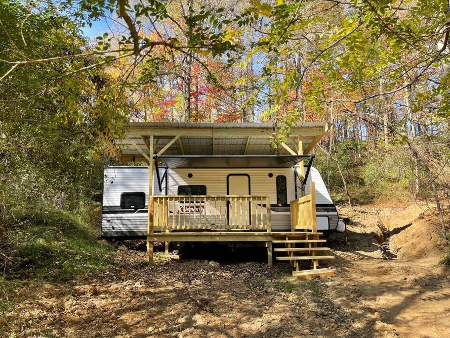 Appartamento Daffodil Dream Camper With Hot Tub - Movie Screen - Fire Pit - Bbq *